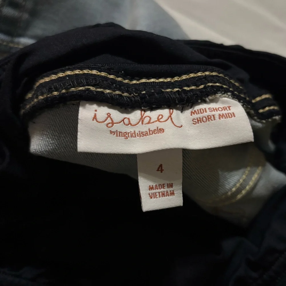 NWT Woman's Isabel Maternity Denim Blue Shorts